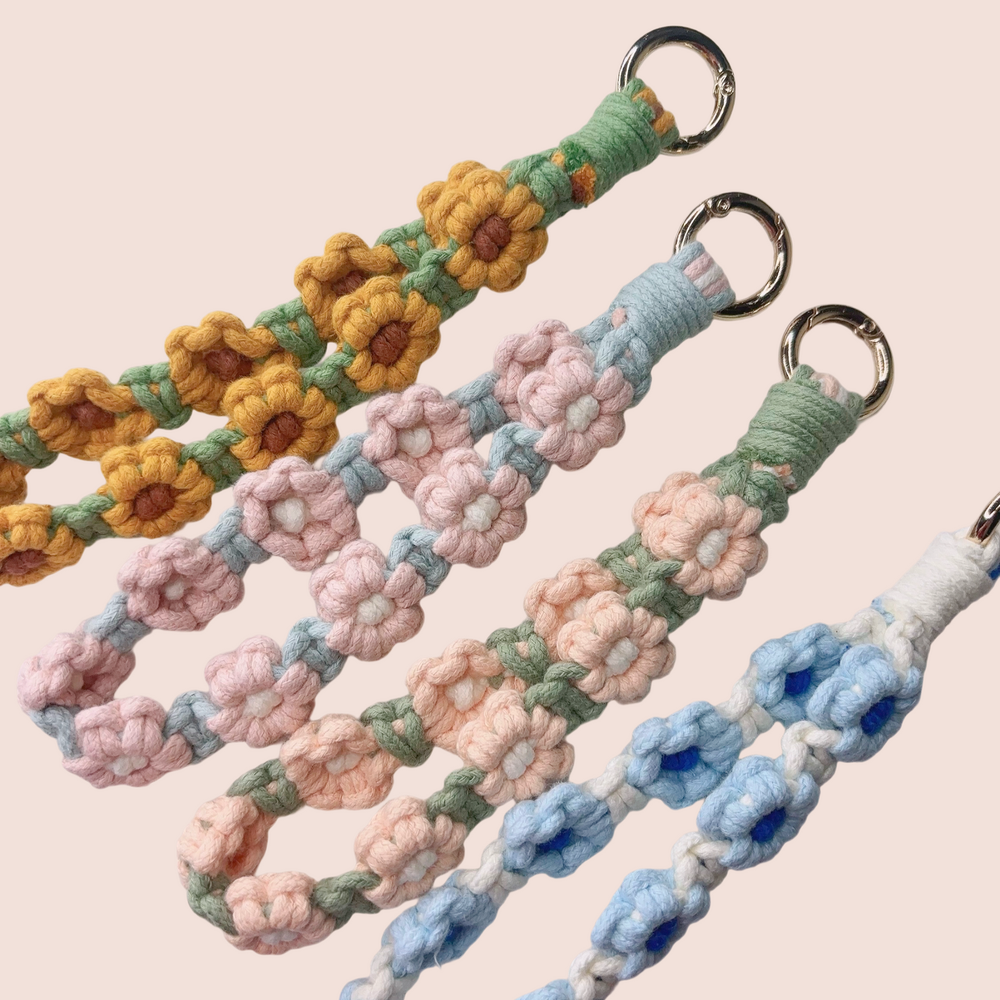 🌸 Handmade Crochet Flower Keychain / Wristlet
